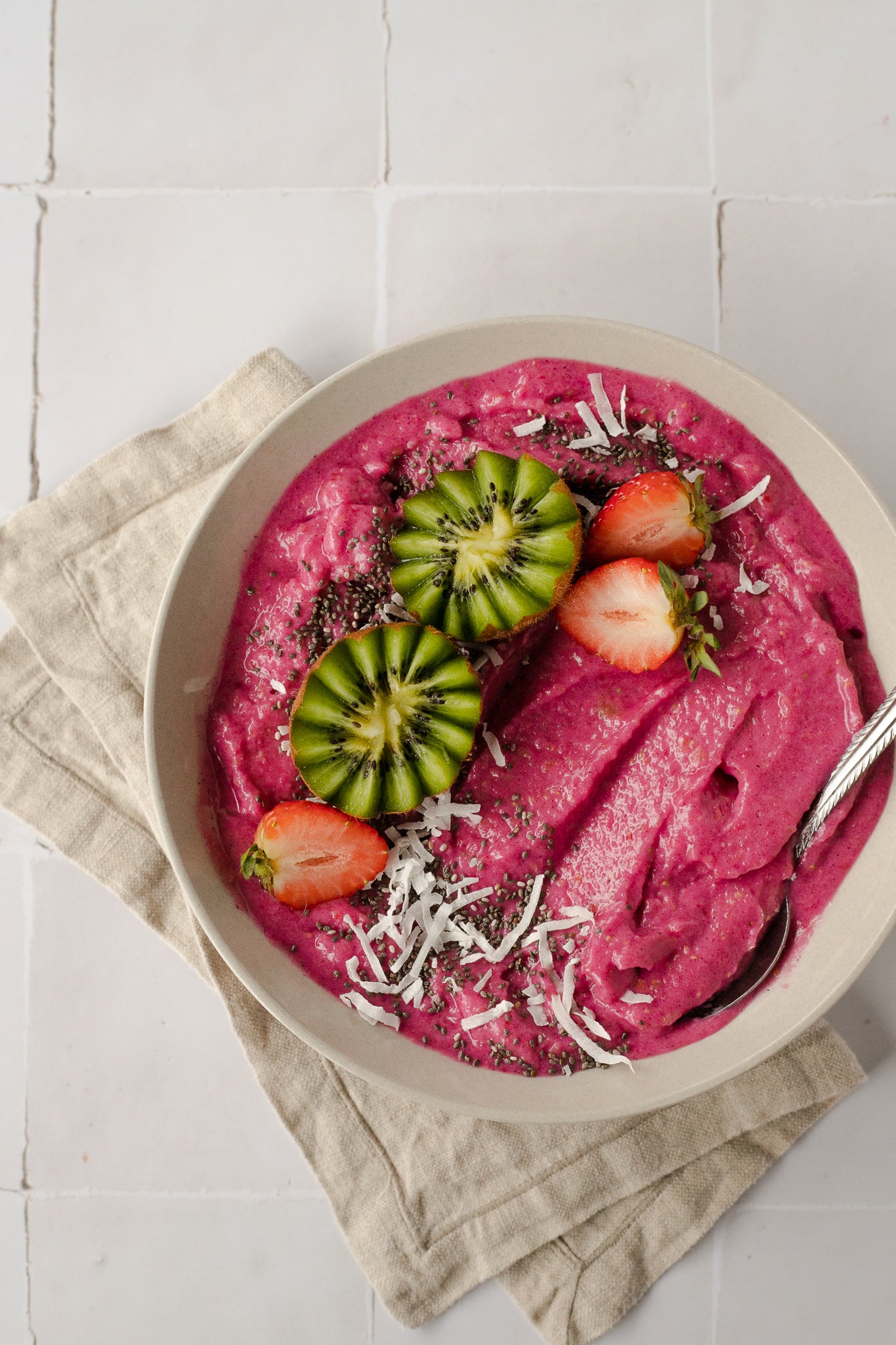 Vibrant Pitaya Smoothie Bowl – MUMGRY